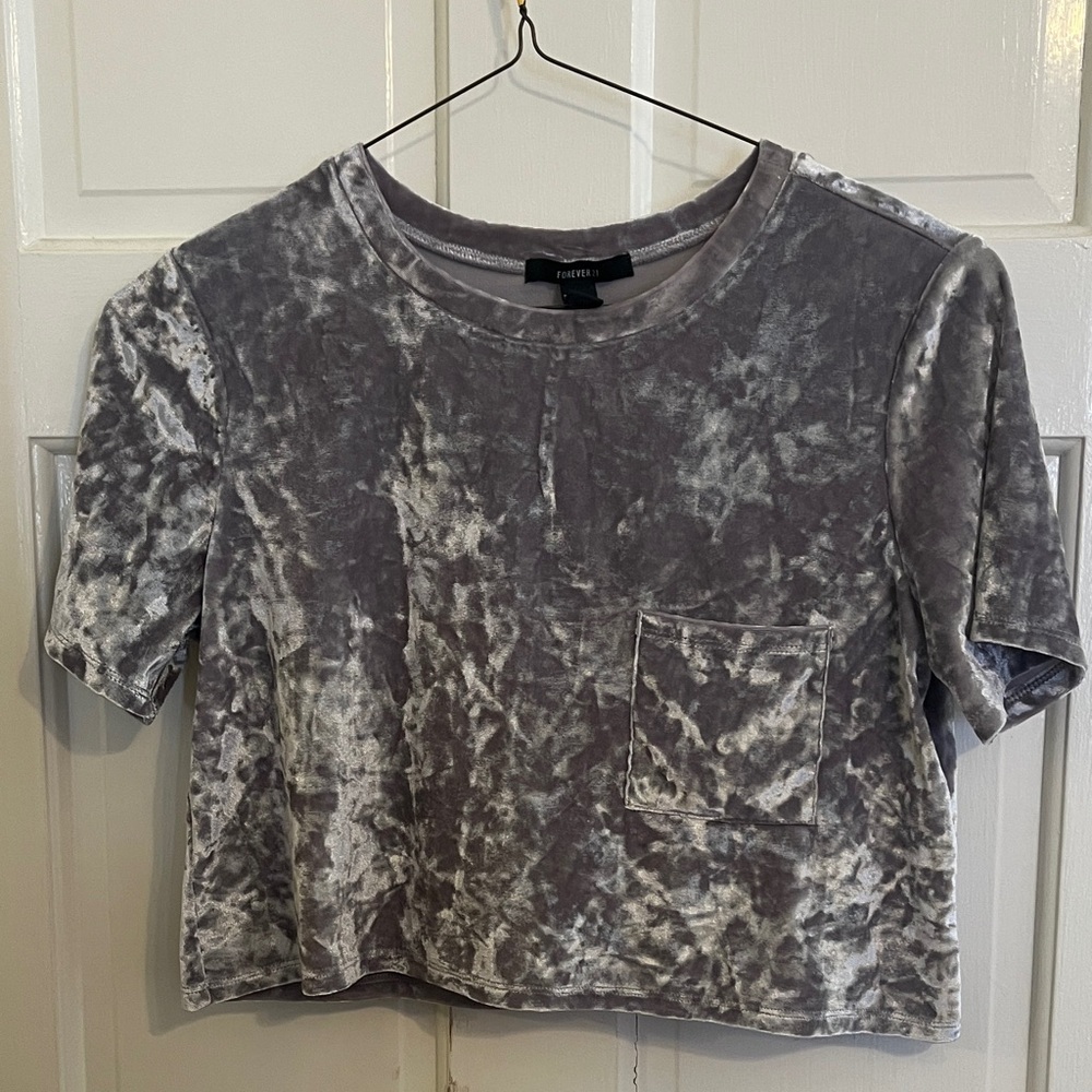 NWT Forever 21 Gray Crushed Velvet Short Sleeve Crop Top with pocket